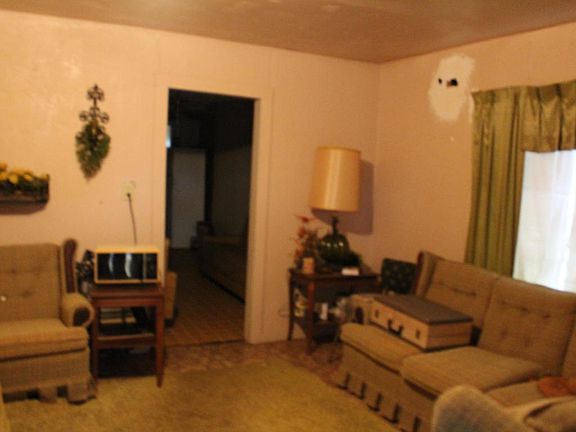 2nd image of 431 Roosevelt Ave