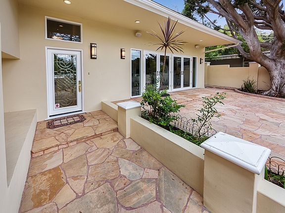 3rd image of 3539 Summerfield Dr