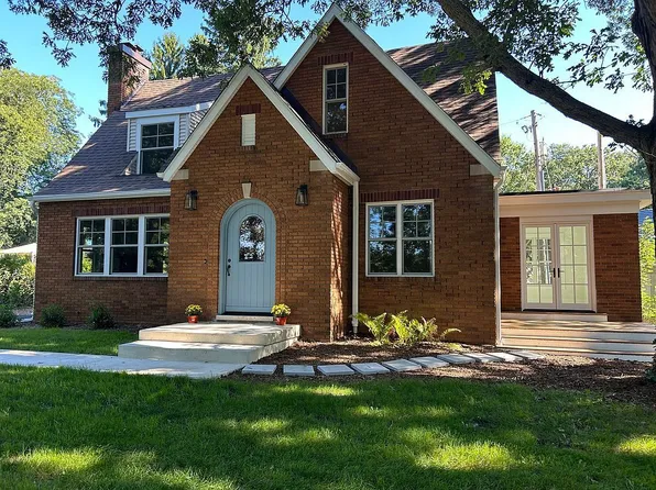 754 Del Vista Dr, Valparaiso, IN 46385