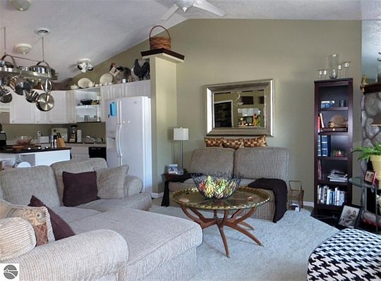 1st image of 1021 E Lincoln St APT 7
