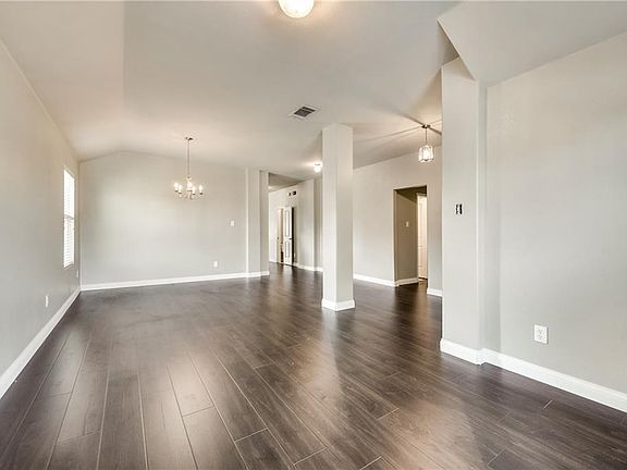 4th image of 700 Canyon Pl