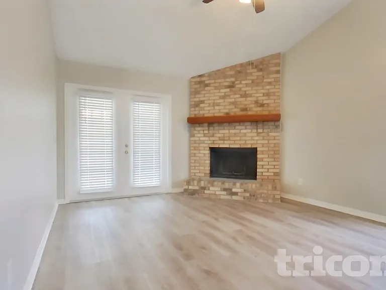1021 Whittier Cir — Photo 3