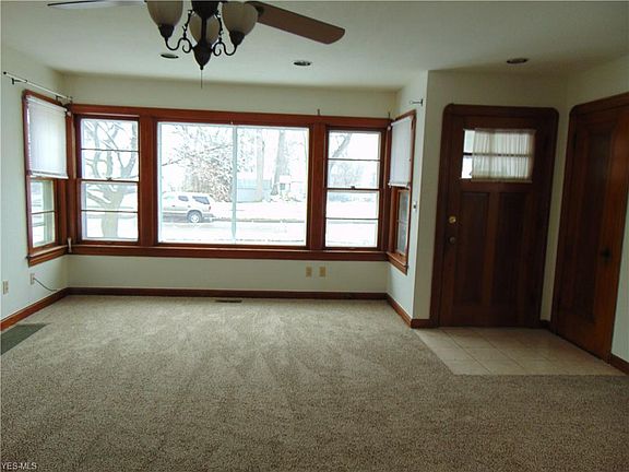 5th image of 717 W 32nd St