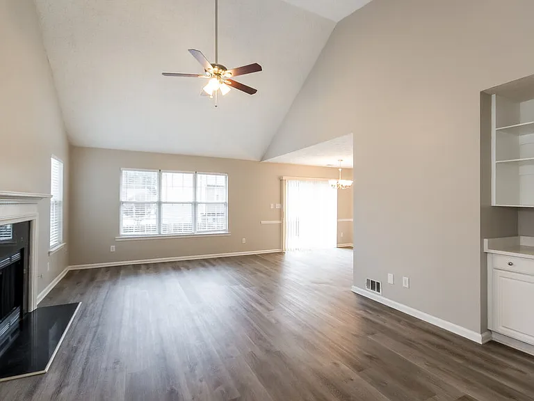 2060 Stoneoak Dr — Photo 5