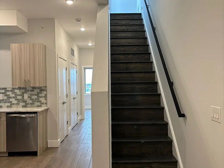 2443 N Marshall St #C3 — Photo 8