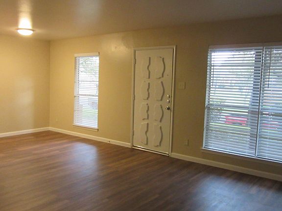 4th image of 3613 Dexter Ave #B-02