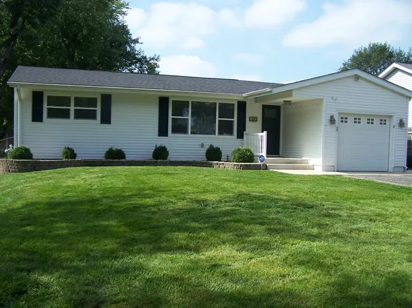 5405 N Highland Dr, McHenry, IL 60050