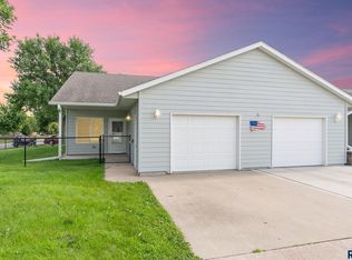 703 N Mundt Ave UNIT 1, Hartford, SD 57033