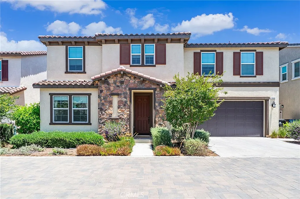 4 bed, 2308 sqft, $3,850 — Photo 1