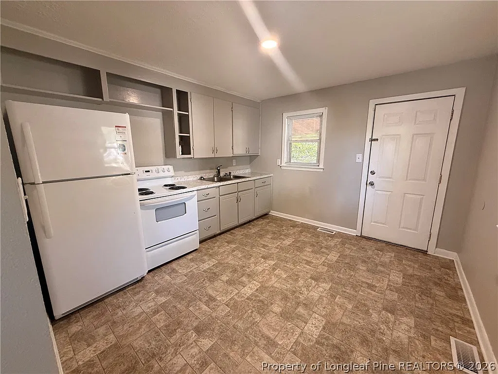 2 bed, 1.0 bath, 900 sqft, $985 — Photo 3