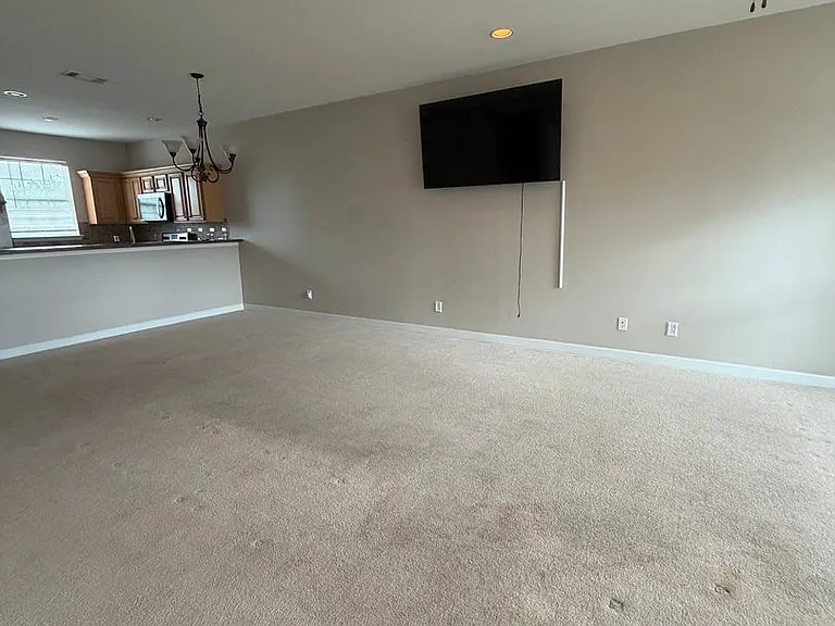 410 Conley Dr — Photo 3