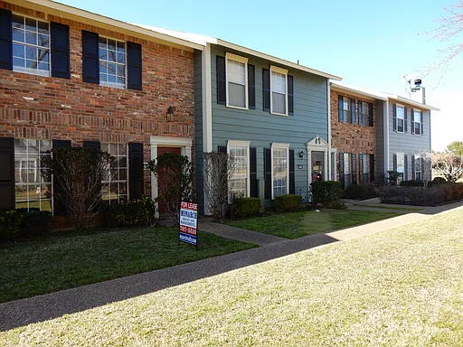 Building Photo - 10305 Monet Dr