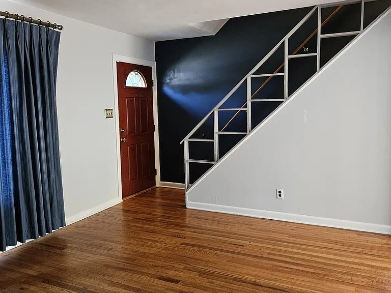 2415 S Lumber St — Photo 5