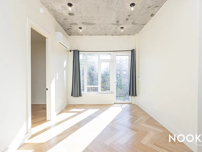 195 Humboldt St #2F — Photo 5