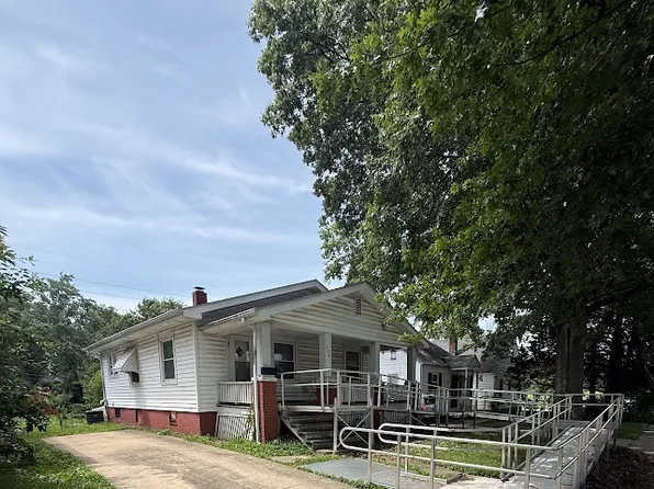 2081 N College St, Decatur, IL 62526