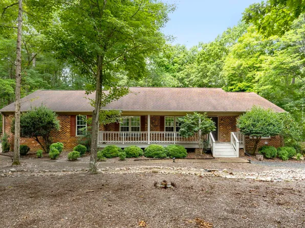 41 Colonial Rd, Palmyra, VA 22963