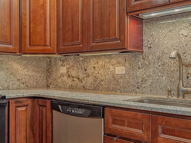 1303 Wyndham Dr #D-107 — Photo 4