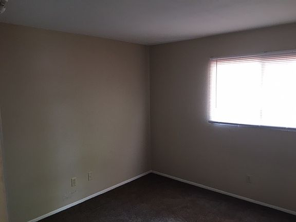 3rd image of 1085 E Fremont Dr