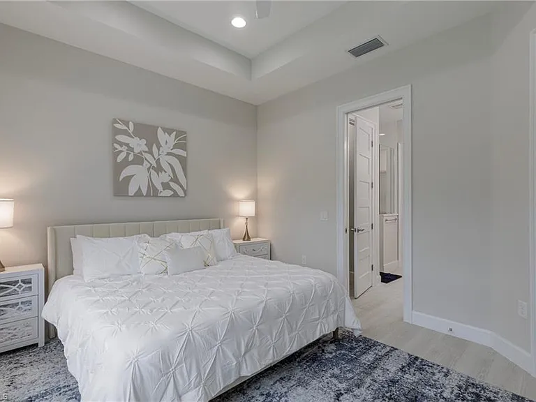 8909 Yucatan Ct — Photo 12