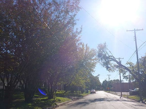 4th image of 400 Farley St