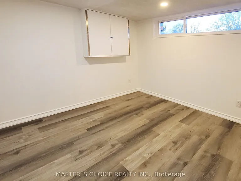 367 Blue Grass Blvd #LOWER — Photo 4