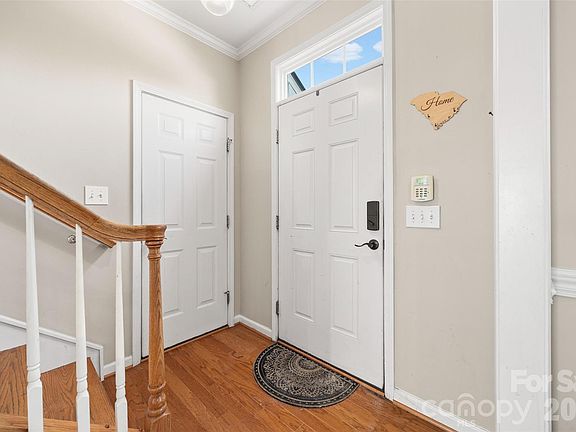 2nd image of 183 Autumn Falls Dr