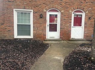 11 Trenton Sq #27, Euclid, OH 44143