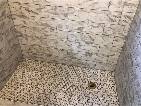 3rd image of 8615 Rockford Dr
