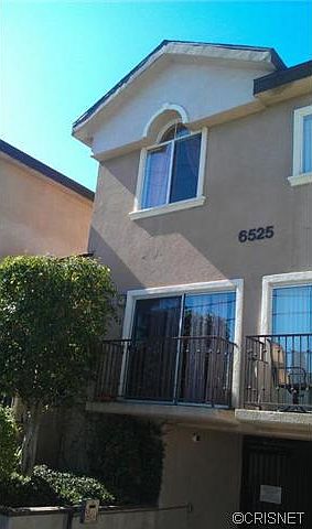 1st image of 6525 Woodman Ave Unit 31
