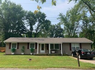 512 W Smith St, Sturgeon, MO 65284