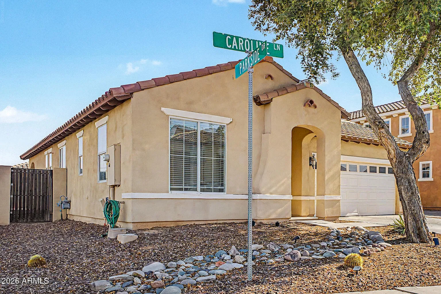 3 bed, 1256 sqft, $2,300 — Photo 2