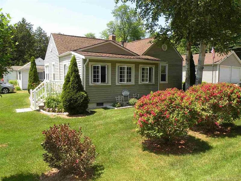 1st image of 7528 Forest Dr