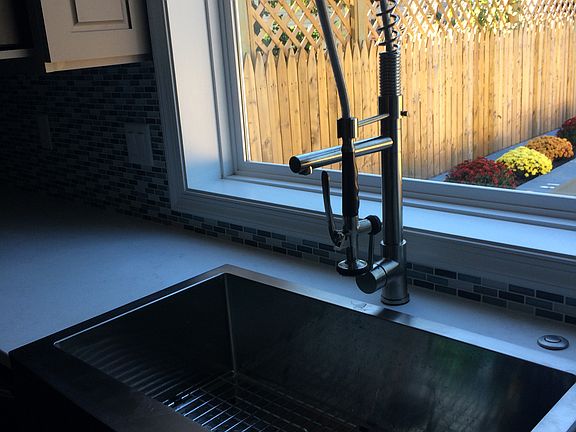 kitchen farmhouse sink