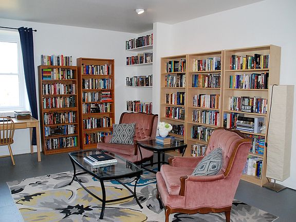 Living room/Library/Den
