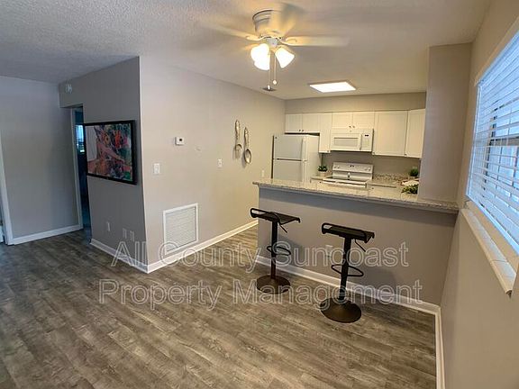 3rd image of 801 60th St N #101