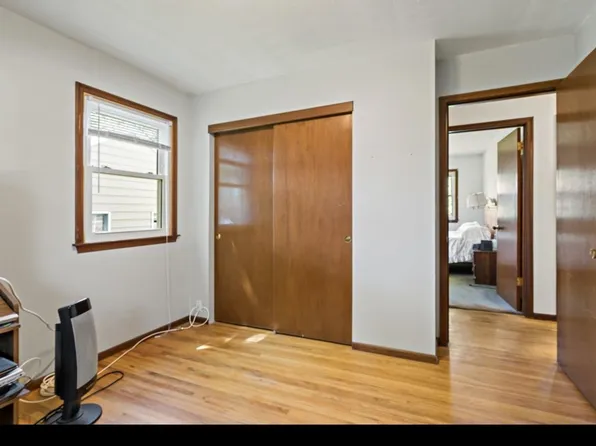 8208 32nd Pl N, Crystal, MN 55427