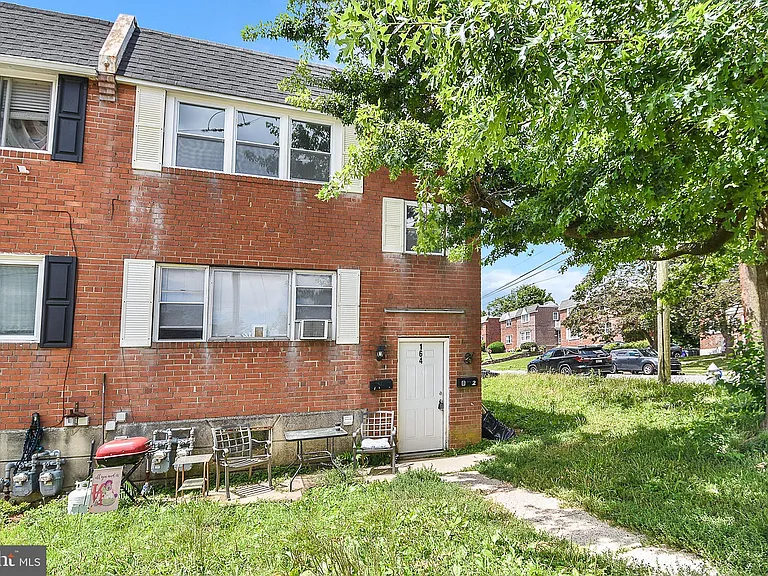 164 Abbey Ter — Photo 10