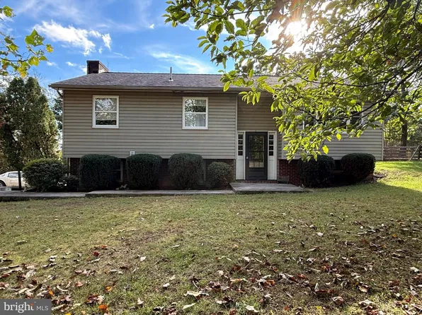 368 Anderson Rd, Martinsburg, WV 25404