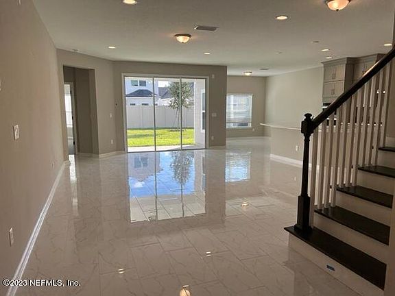 3rd image of 83 YARDLEY Court