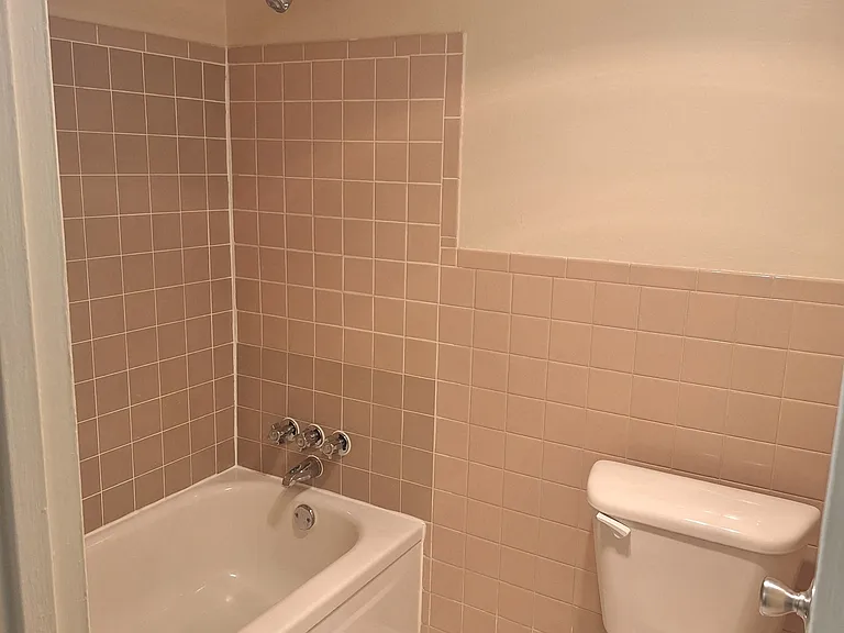 Claridge House — Photo 21