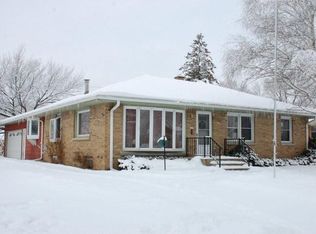 2733 S Cleveland Park Dr, West Allis, WI 53219