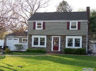 9 Harbor Hill Rd, East Setauket, NY 11733