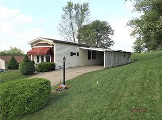 413 Blue Jay Ln, Apollo, PA 15613