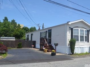 2 Lincoln Ave, Holbrook, NY 11741