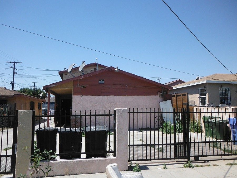 1st image of 6111-6113 Menlo Ave