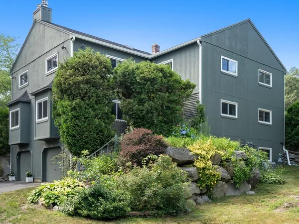 5 Loyalist Dr #5, Uxbridge, MA 01569