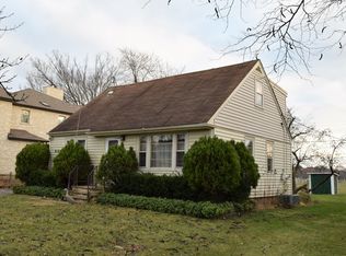 939 Burton Ter, Glenview, IL