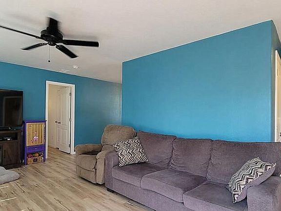 4th image of 825 N Lamb Blvd #202