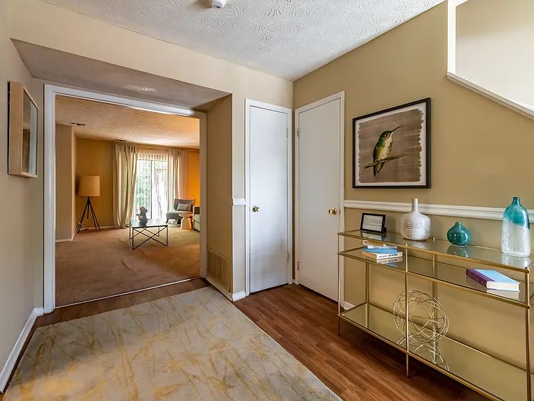 Birchwood Apartments — Photo 5