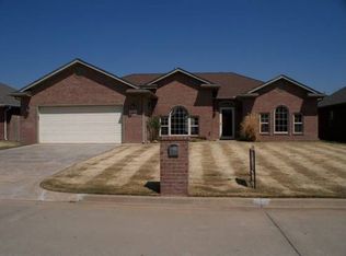4704 Oakcrest Ave, Enid, OK 73703